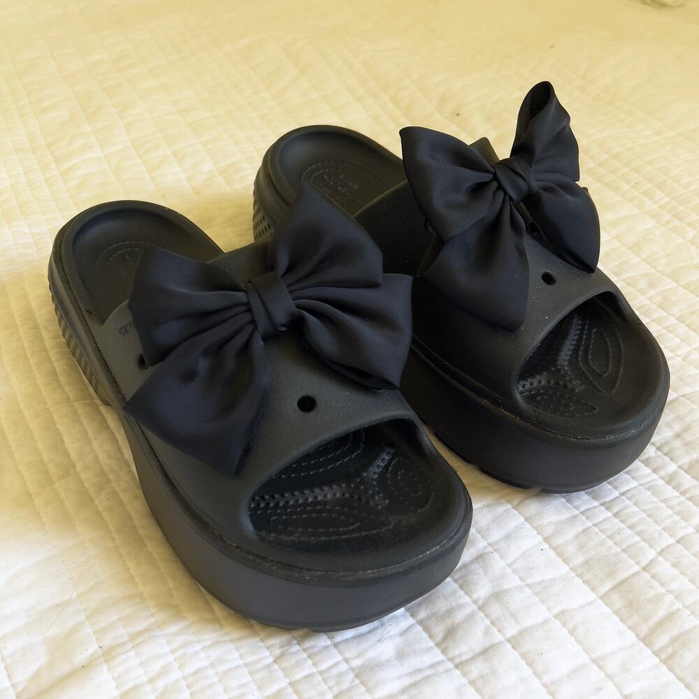Crocs Black Stomp Slides Women's Size 8 Platform Sandals Black Satin Bow